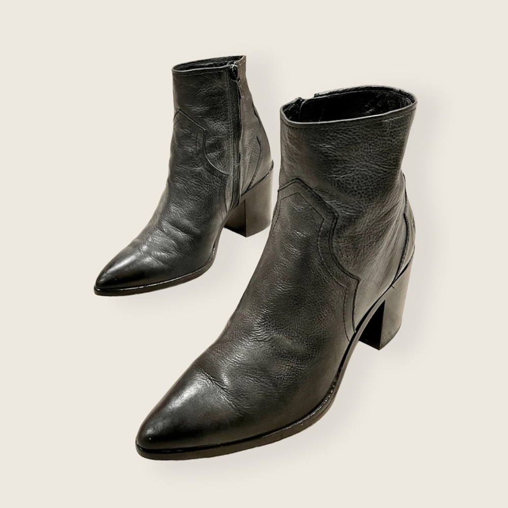 Frye Flynn Short Zip Fall/Winter Black Leather Heeled Chic Everyday Ankle Bootie - Picture 14 of 15